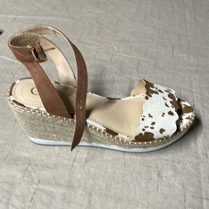 Comfort wedge sandals size 10
